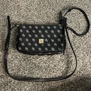 Small Dooney & Burke logo bag with red interior